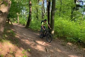 Mountainbike-spår på kullen Golovec i Ljubljana