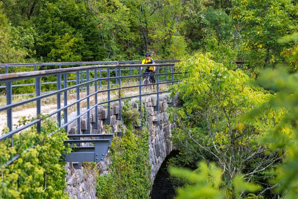 Kroatien, Istrien, Parenzana Biketrail, Porträtt av en mountainbikecyklist