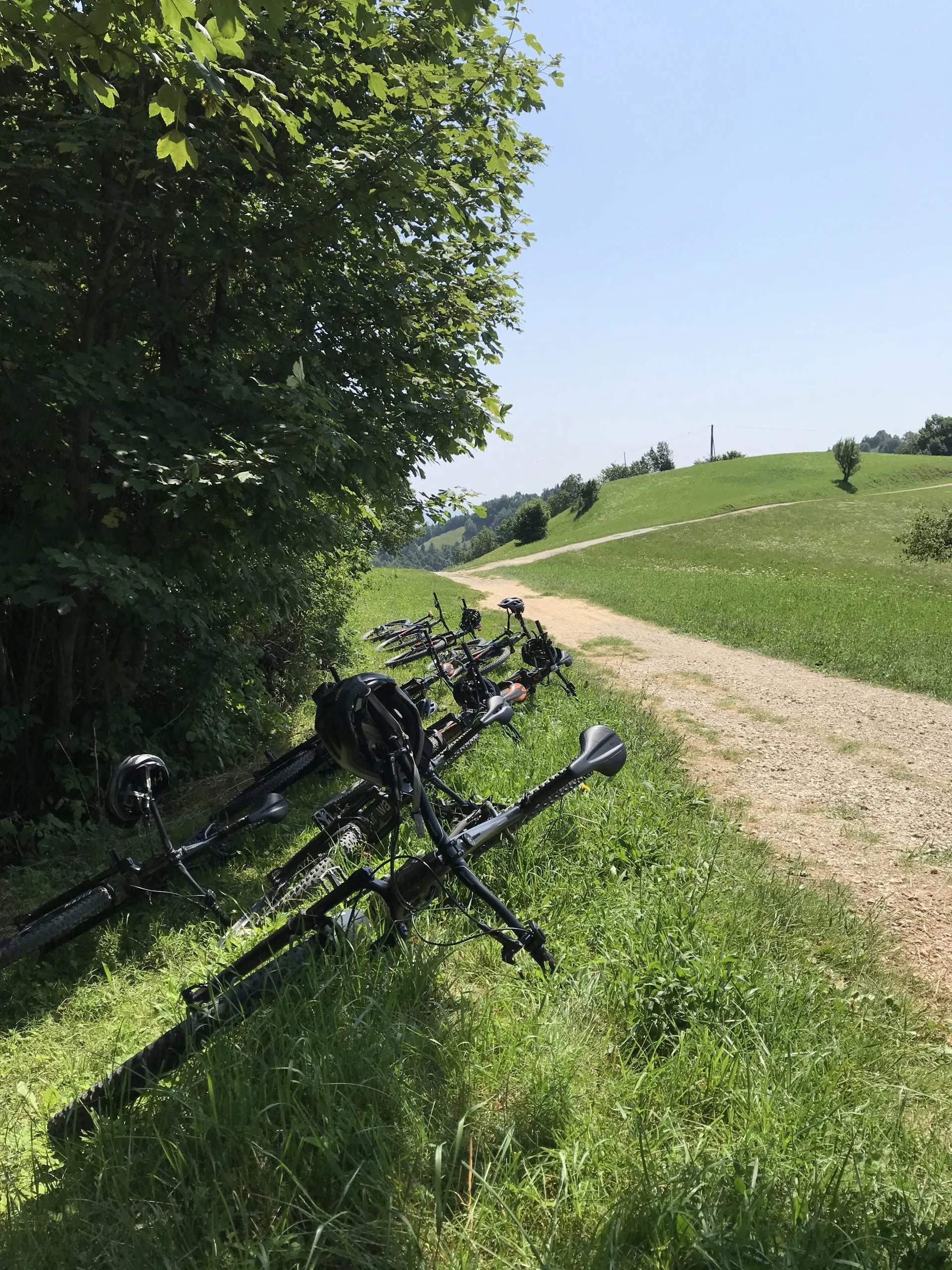 fietsstop en wandeling naar het uitzichtpunt van ljubljana