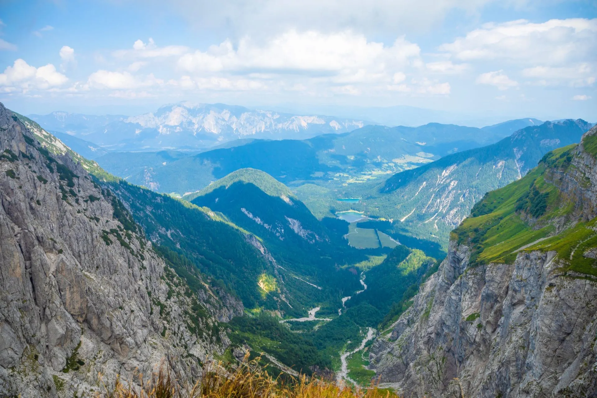 panoraamanäkymä itämaisten alppien Mangart satulasta Sloveniassa stockpack adobe stock scaled